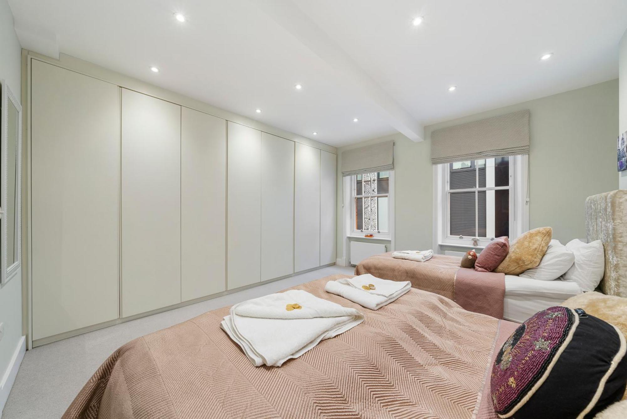 Chic 2 Bed Maisonette In Mayfair 32A Лондон Экстерьер фото